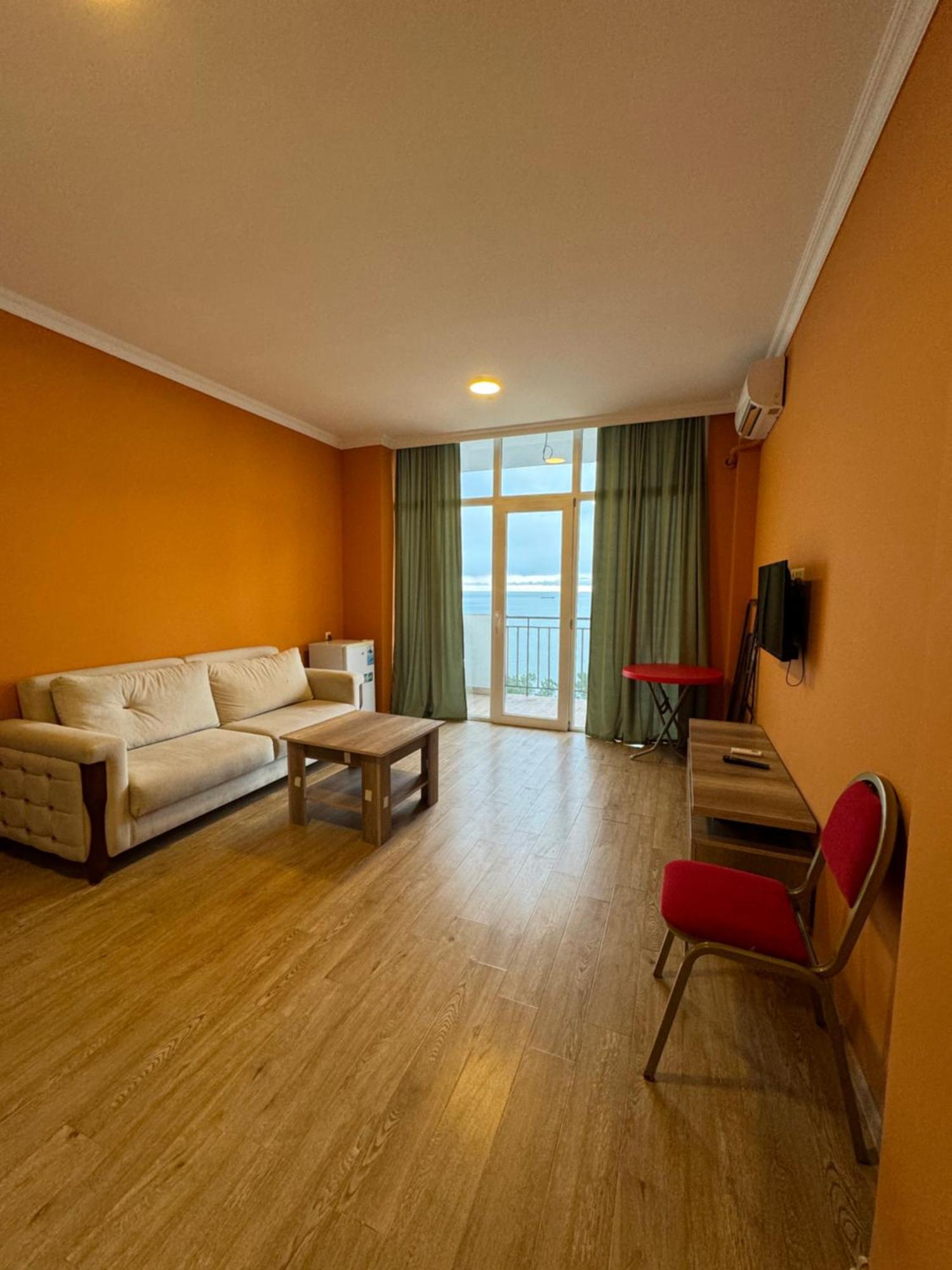 Colibri Apartment บาทูมิ ภายนอก รูปภาพ