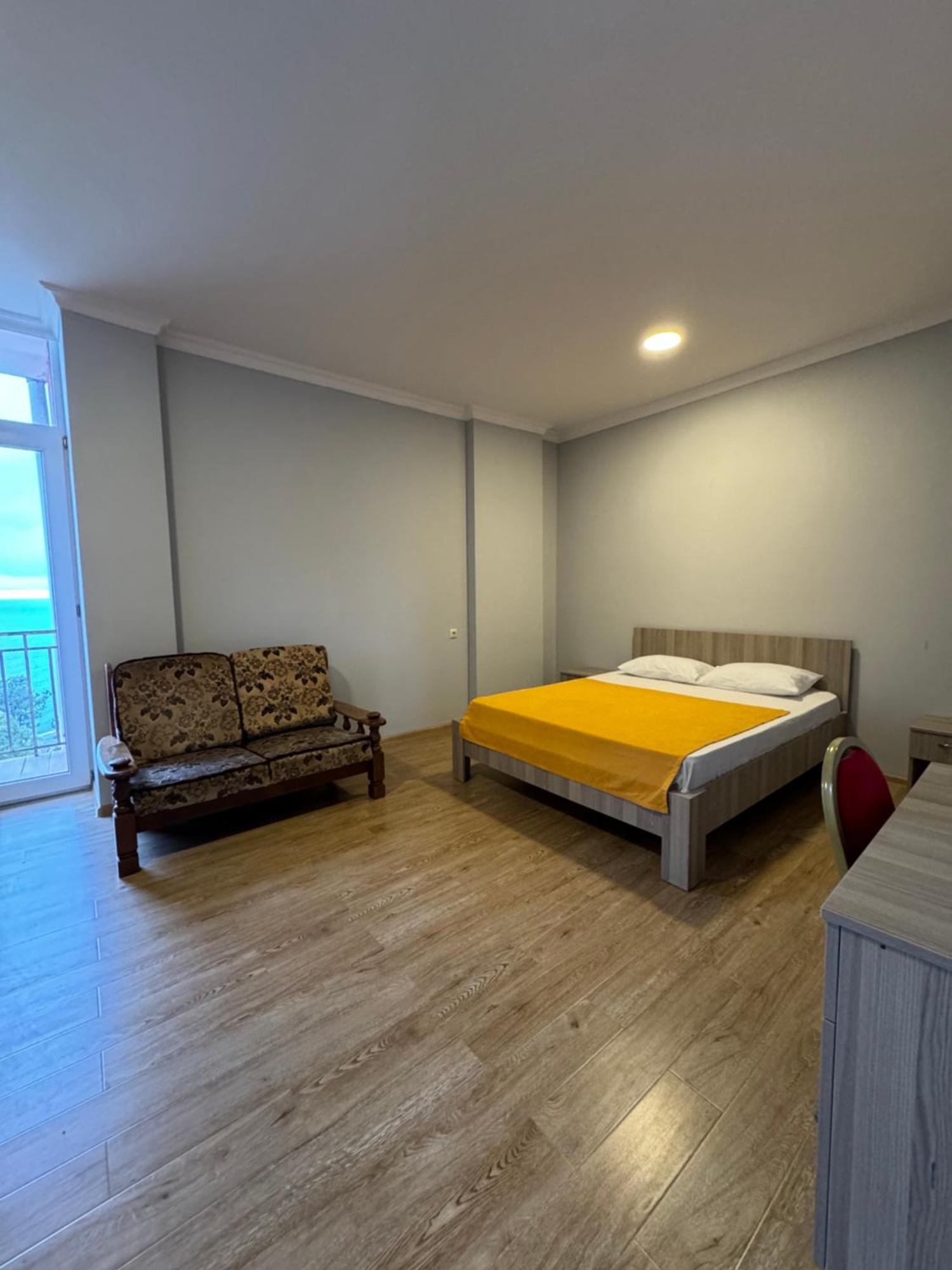 Colibri Apartment บาทูมิ ภายนอก รูปภาพ