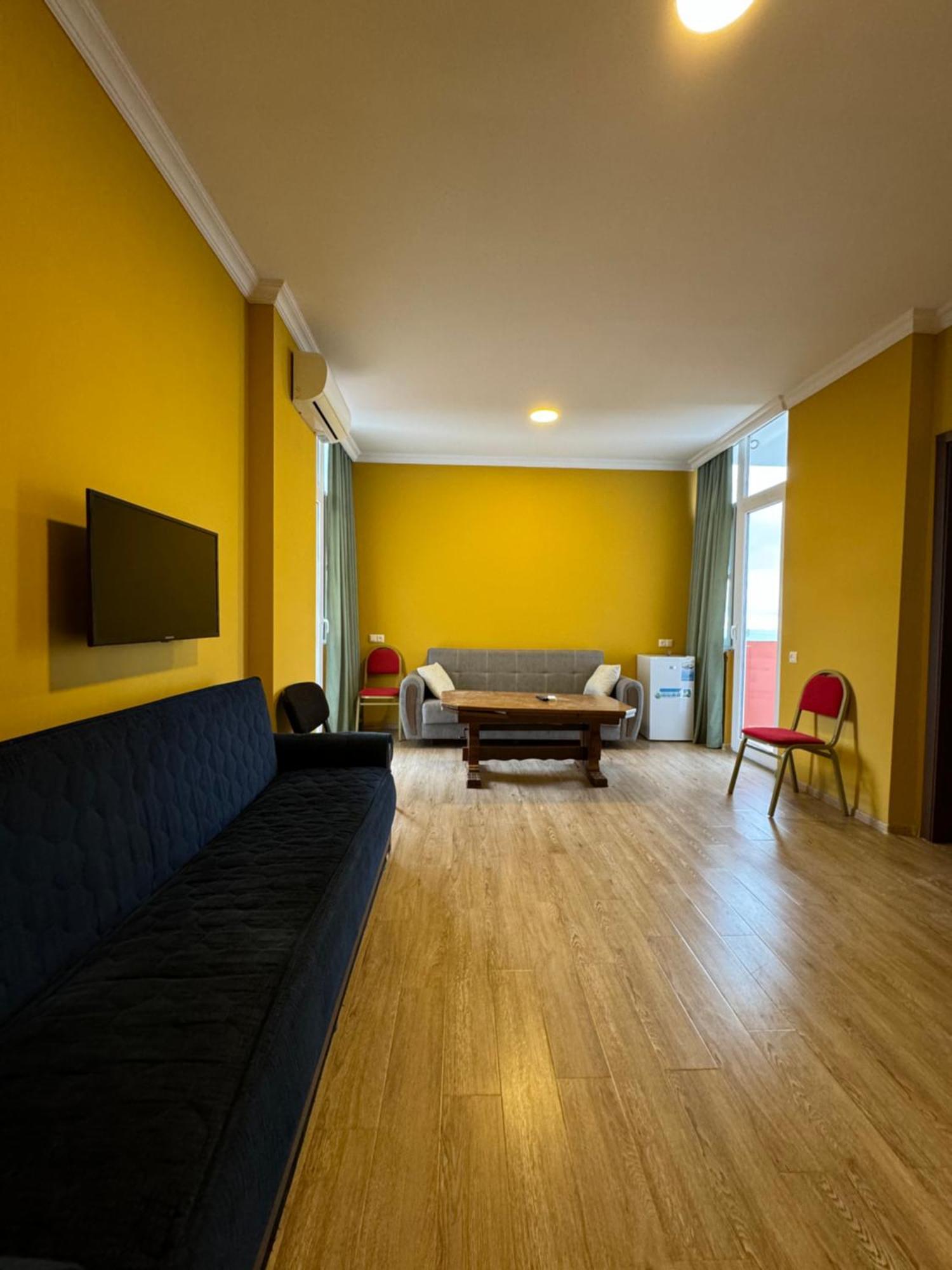 Colibri Apartment บาทูมิ ภายนอก รูปภาพ