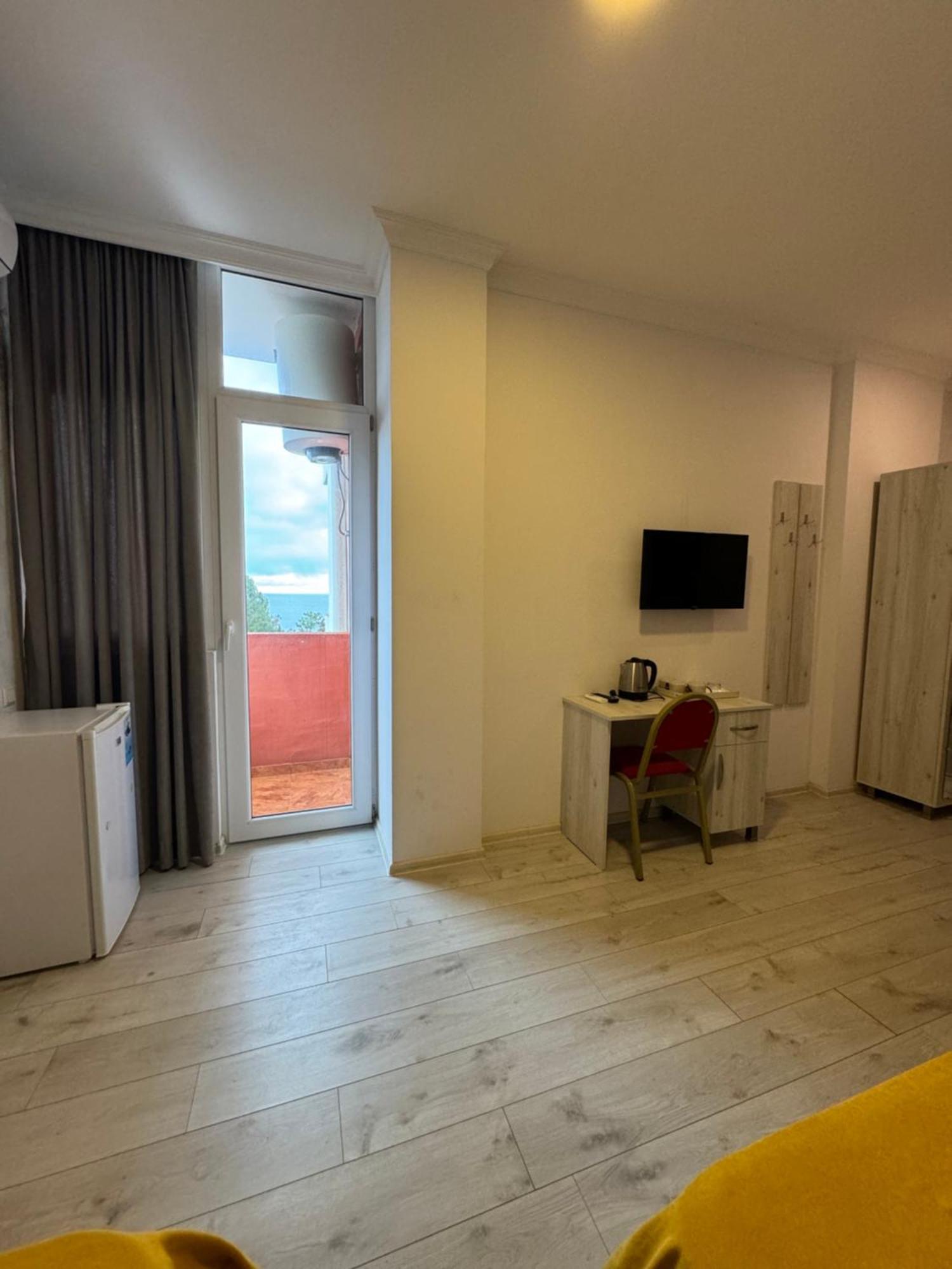 Colibri Apartment บาทูมิ ภายนอก รูปภาพ