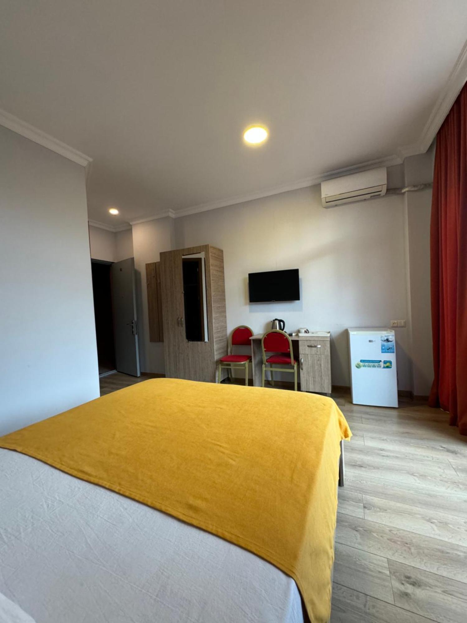 Colibri Apartment บาทูมิ ภายนอก รูปภาพ