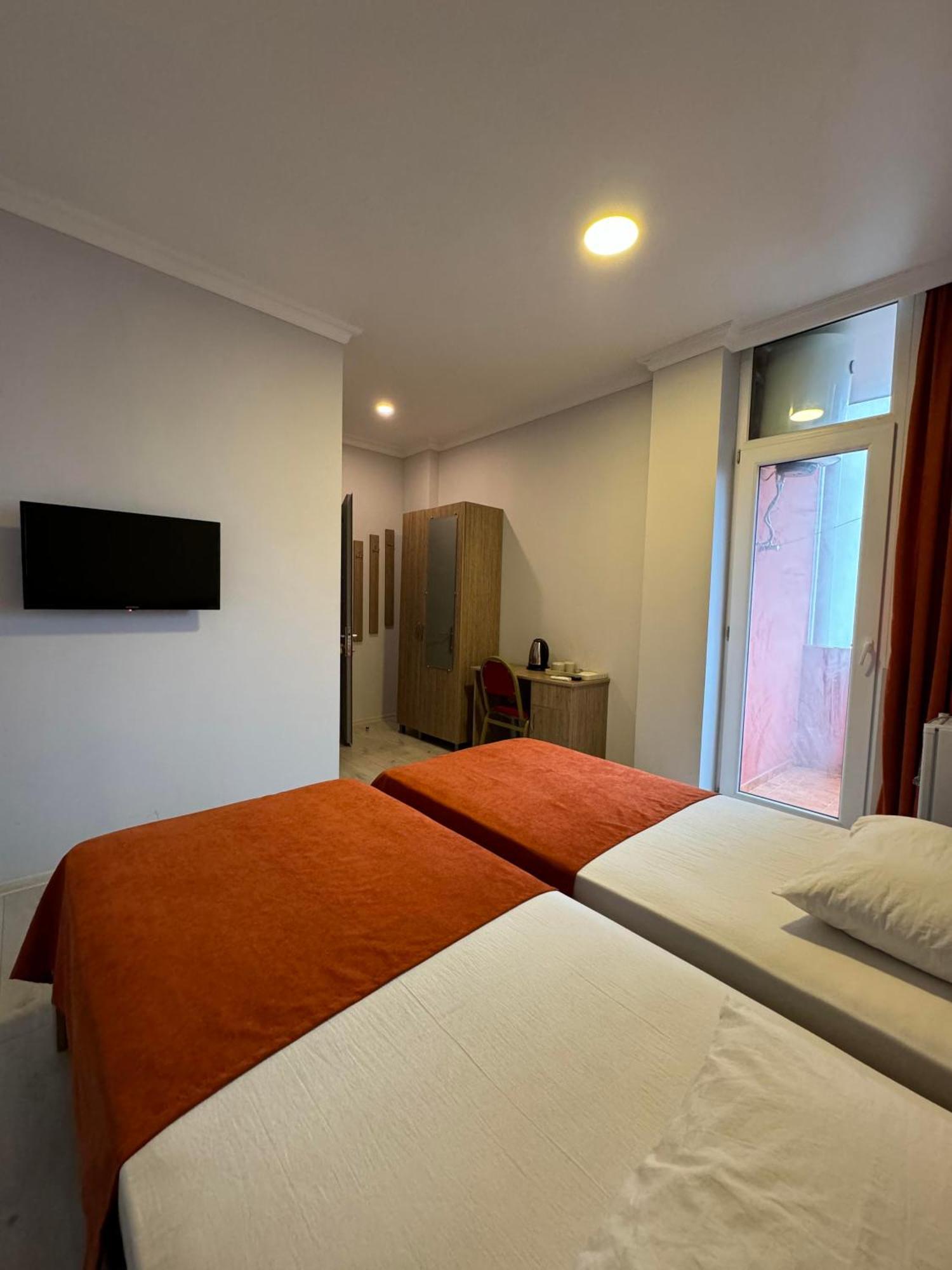 Colibri Apartment บาทูมิ ภายนอก รูปภาพ