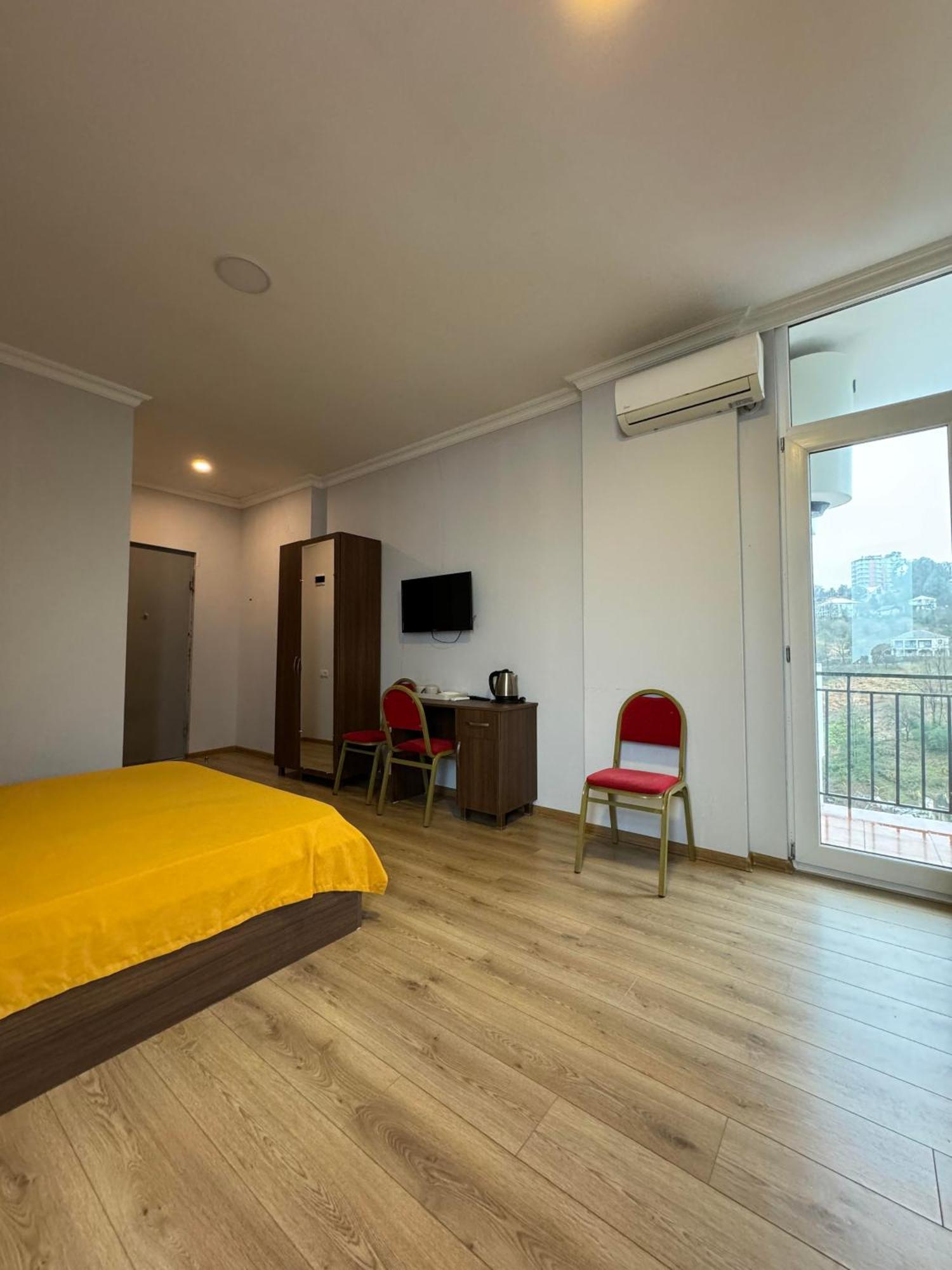 Colibri Apartment บาทูมิ ภายนอก รูปภาพ