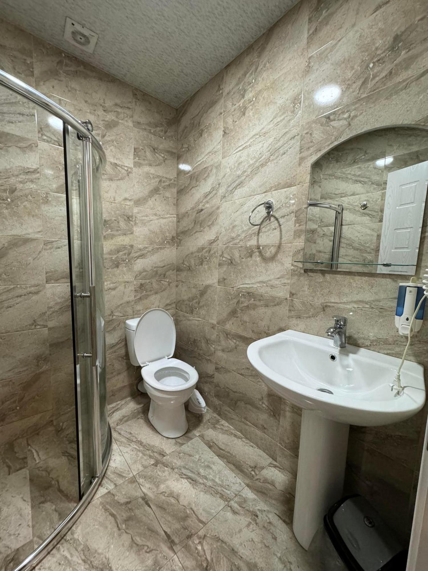 Colibri Apartment บาทูมิ ภายนอก รูปภาพ