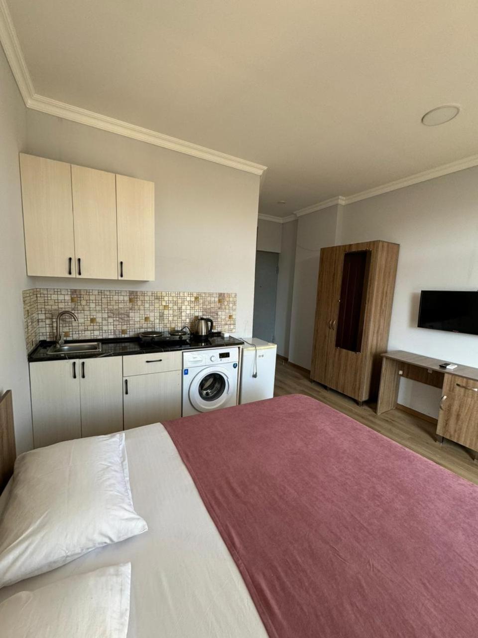 Colibri Apartment บาทูมิ ภายนอก รูปภาพ