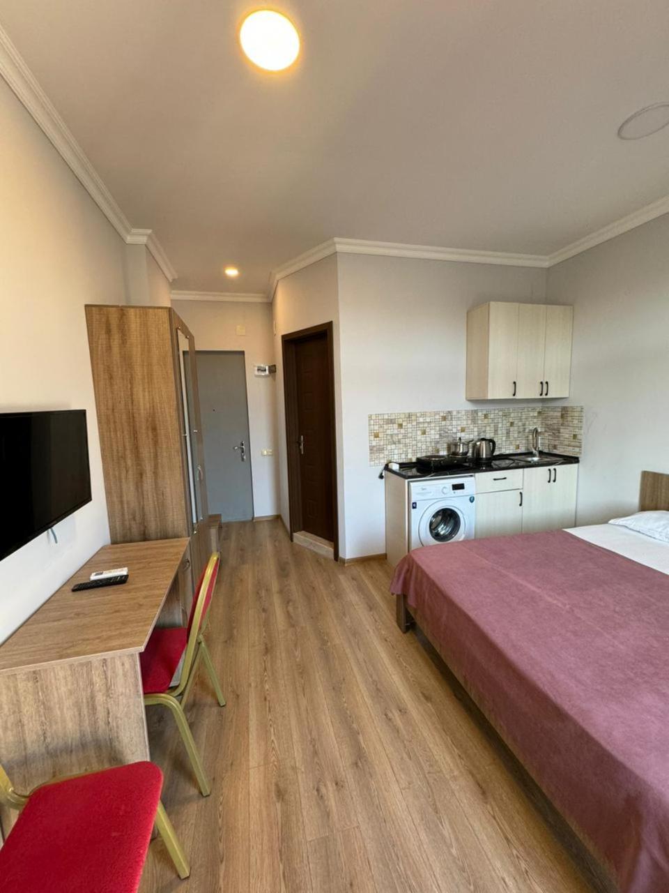Colibri Apartment บาทูมิ ภายนอก รูปภาพ