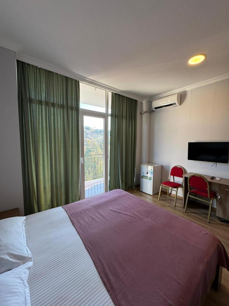 Colibri Apartment บาทูมิ ภายนอก รูปภาพ